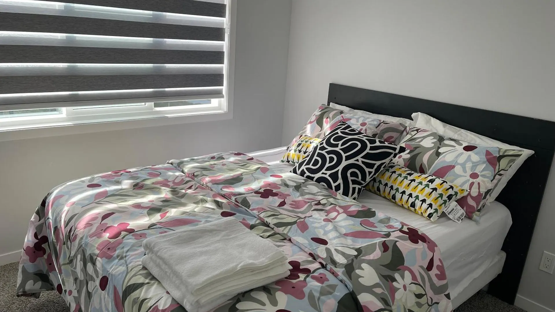 Beautiful And Cozy Room Calgary Homestay